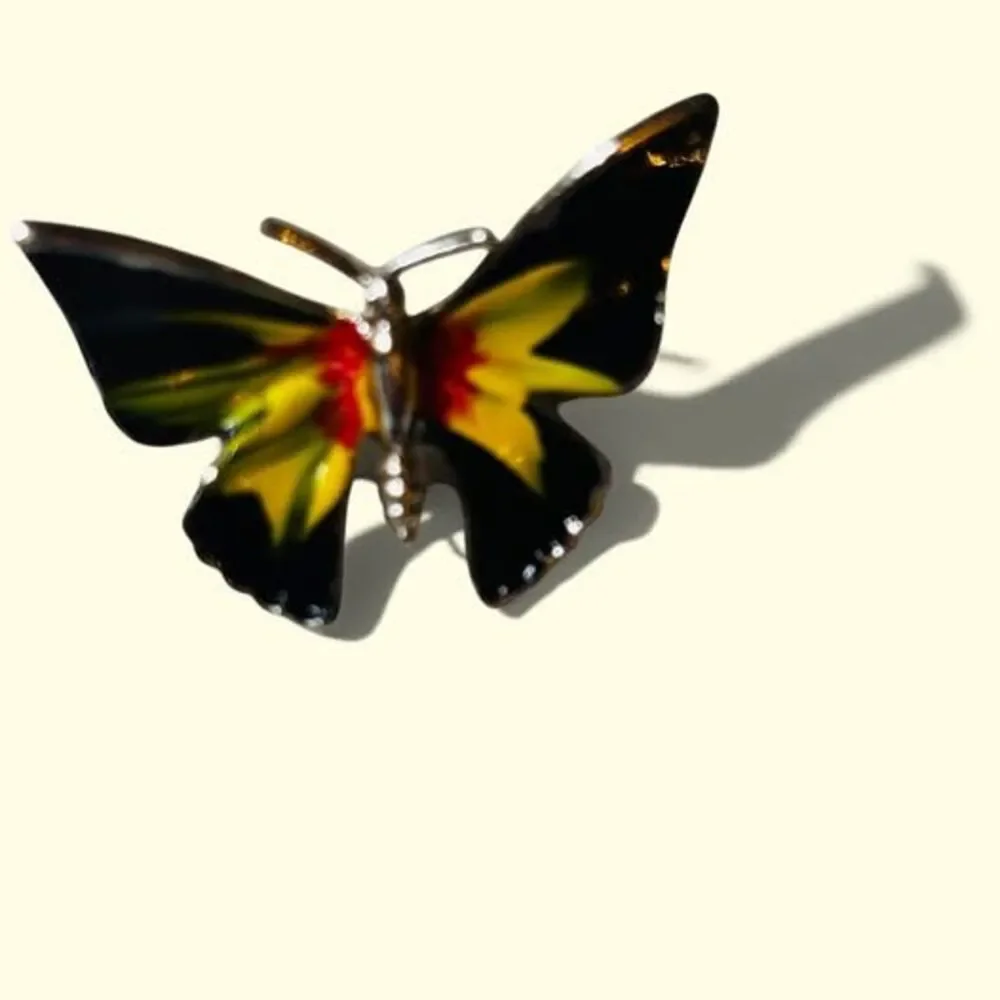 🎁🎁 free shipping – Vintage Style Butterfly Enamel Brooch Pin Silver Tone Black